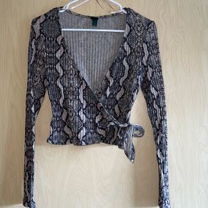 Womens Wrap tie top